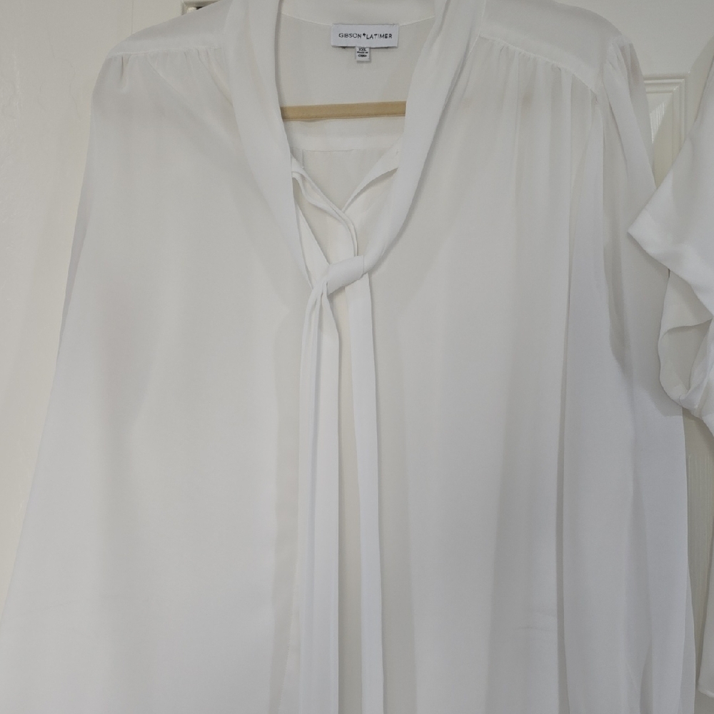 Set Of Two Whiye Blouses
